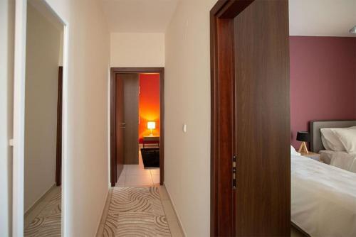 V Luxury Apartment 2
