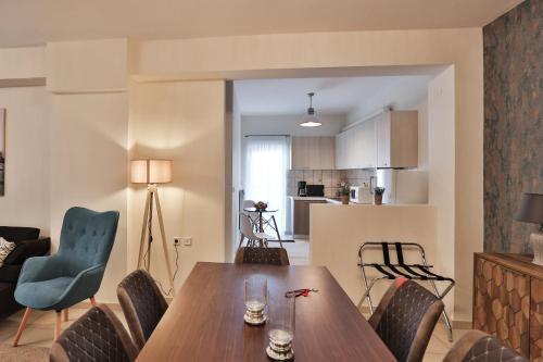 V Luxury Apartment 2