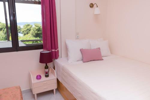 Iliochari Sea View Apartments Oropos - Kalamos