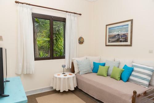 Iliochari Sea View Apartments Oropos - Kalamos
