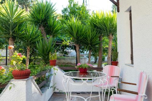 Iliochari Sea View Apartments Oropos - Kalamos