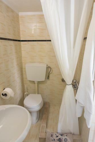 Iliochari Sea View Apartments Oropos - Kalamos