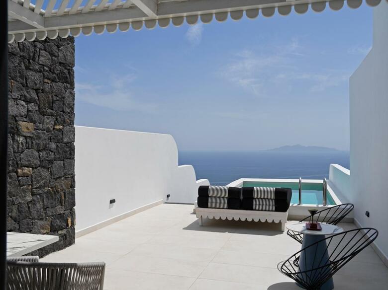 Hotel Cresanto Luxury Suites