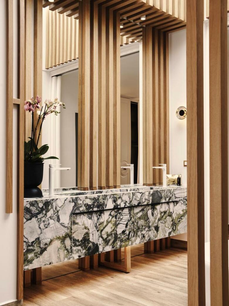 Hotel Cresanto Luxury Suites