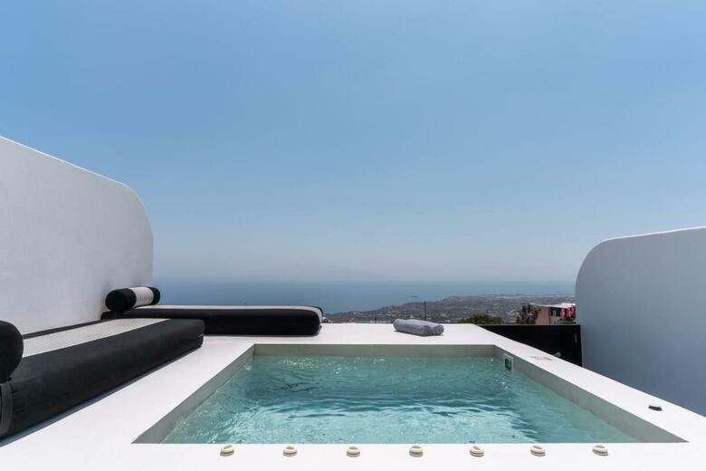 Hotel Cresanto Luxury Suites