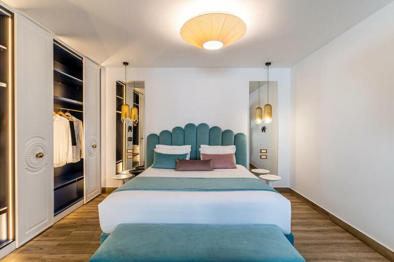 Hotel Cresanto Luxury Suites