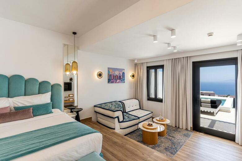 Hotel Cresanto Luxury Suites