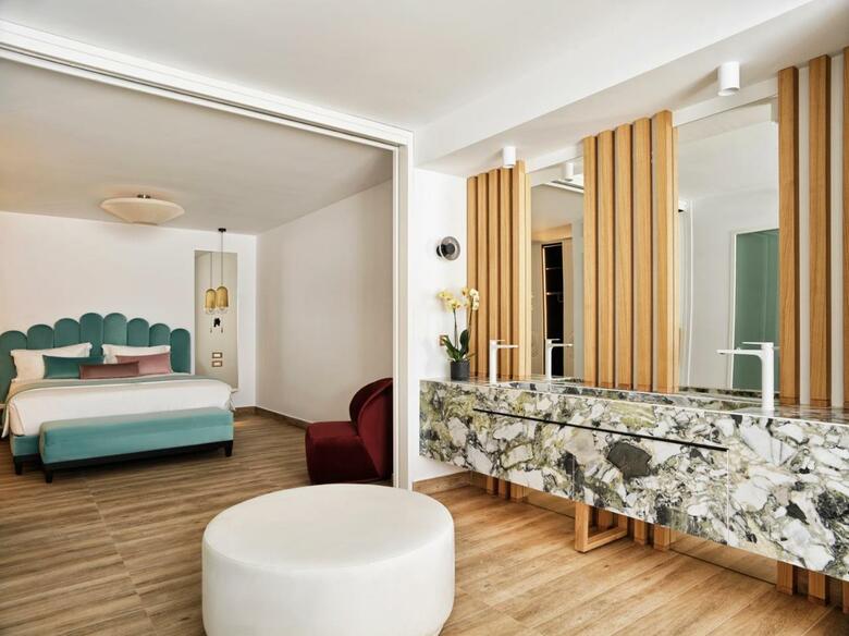 Hotel Cresanto Luxury Suites