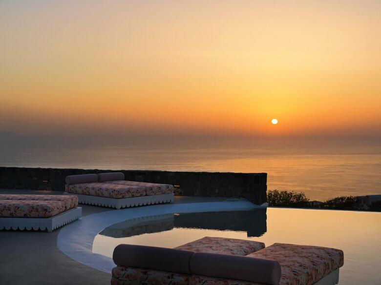 Hotel Cresanto Luxury Suites