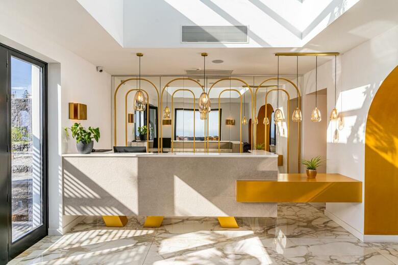 Hotel Cresanto Luxury Suites
