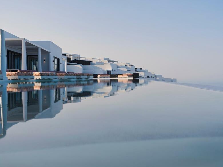 Hotel Cresanto Luxury Suites