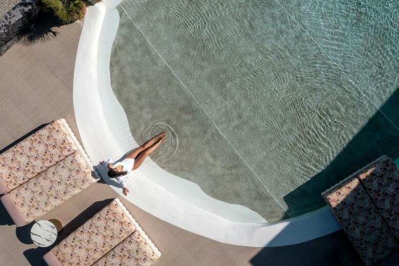 Hotel Cresanto Luxury Suites