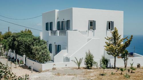 White Utopia Apartments And Maisonettes