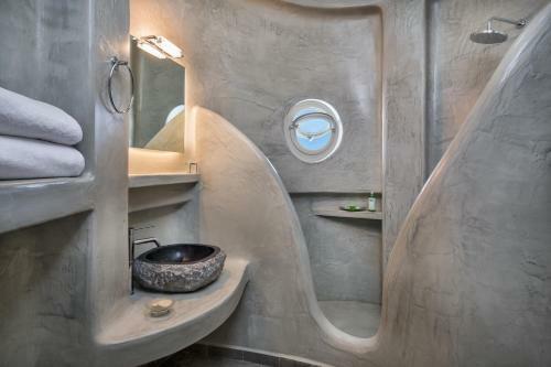 Theano Cave Suites & Villas