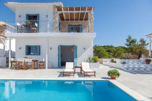 Villa In Kalamitsi With An Incredible View