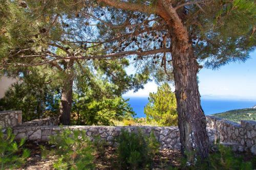 Villa In Kalamitsi With An Incredible View