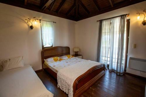 Eco Stone Villa With Private Pool, Jacuzzi And Bbq