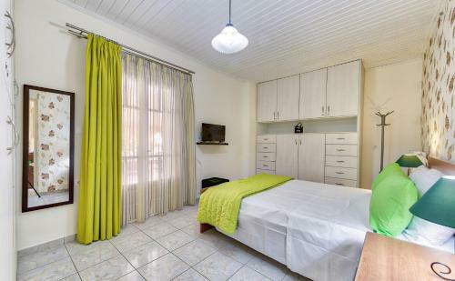 Ina Apartments