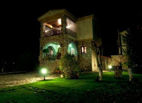 Hostal Akrolimnia