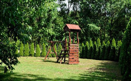 Sz�r?skert Vend�gh�z Pusztaszer