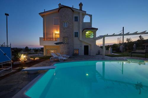 Villa Konstadina With Swimming Pool