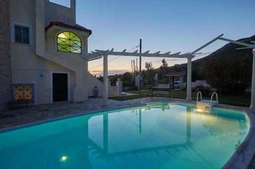 Villa Konstadina With Swimming Pool