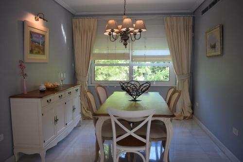The White Villa Lagonisi