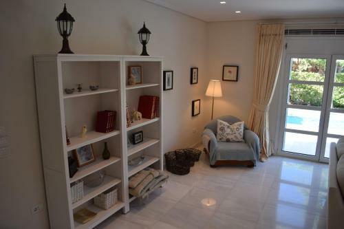 The White Villa Lagonisi