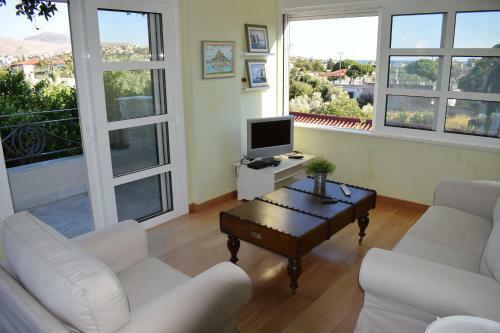 The White Villa Lagonisi