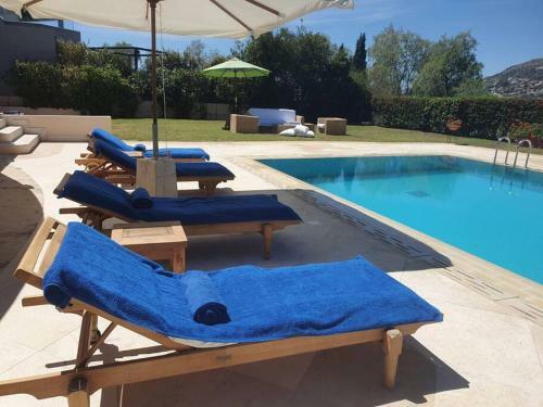 Black Diamond Luxury Seafront Villa Melina