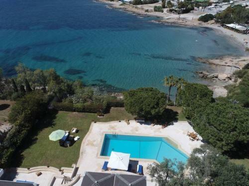 Black Diamond Luxury Seafront Villa Melina