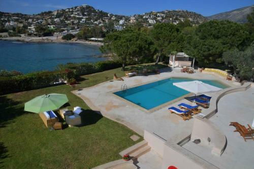 Black Diamond Luxury Seafront Villa Melina