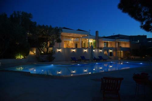Black Diamond Luxury Seafront Villa Melina