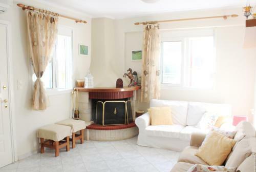 Two Storey Vacation House Near The Sea