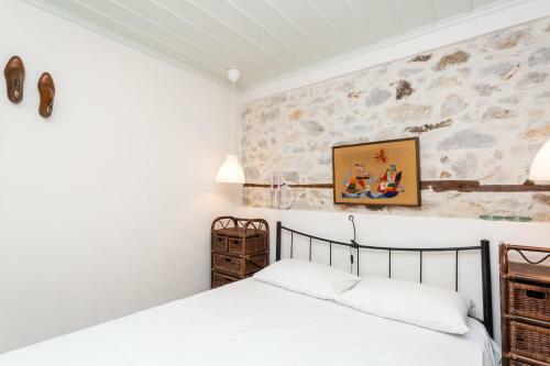 Restored 1902 Stone House With Superb Sea View
