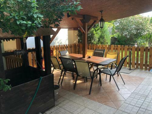 Tisza-tavir�zsa Apartman �llatbar�t