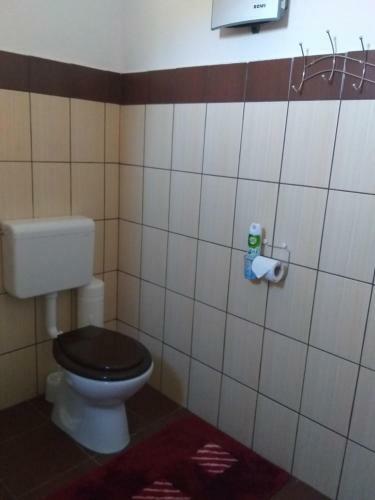 Otell� Nyaral�