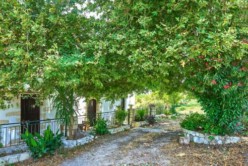 Villa Platanos Stone House