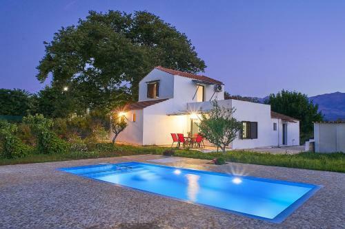 Villa Platanos Stone House