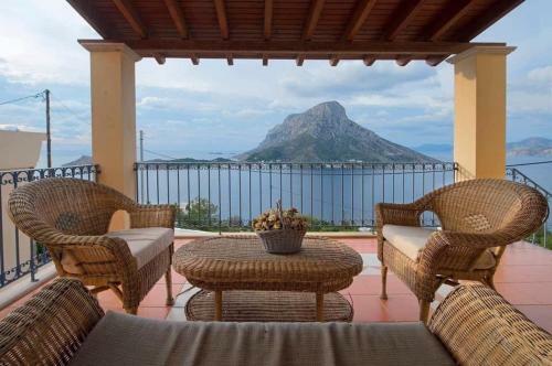 Villa Next To The Sea!!
