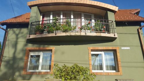 Universtreet Apartman