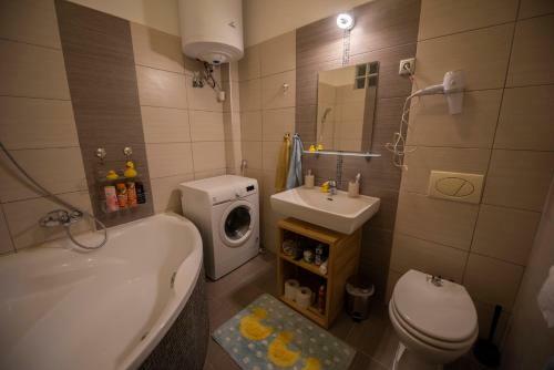 Kir�ly Str Apartman With Free Parking