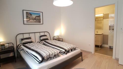 Piacsek Apartmanh�z