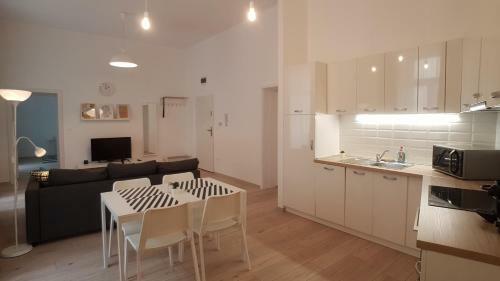 Piacsek Apartmanh�z