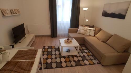 Piacsek Apartmanh�z