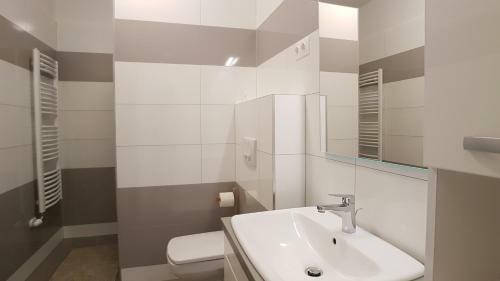 Piacsek Apartmanh�z