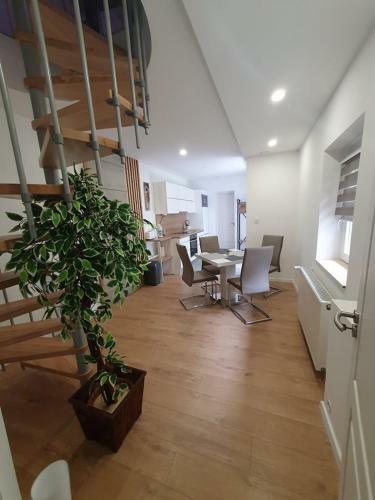 Villa Neapolis