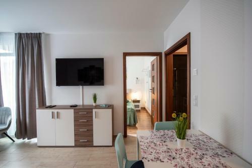Lovely Apartman- Free Parking