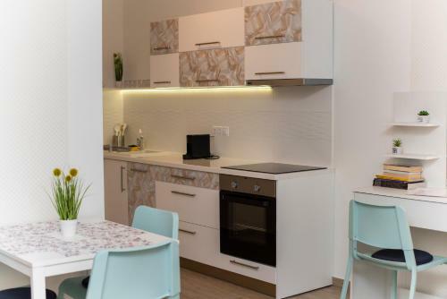 Lovely Apartman- Free Parking