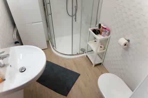 Lovely Apartman- Free Parking